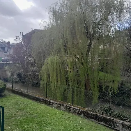 L'eden De *